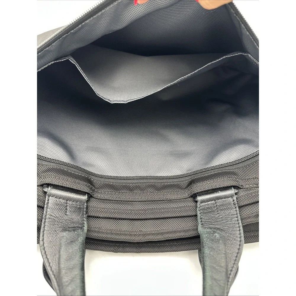 Tumi Alpha 2 Compact Large Screen Briefcase Laptop Bag Nylon Black 26114D2 Read